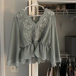 Women’s H&M floral sticker top